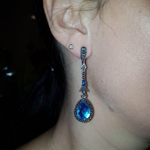 Enchanting Blue Crystal Drop Silver Earrings - Picture 5 of 7